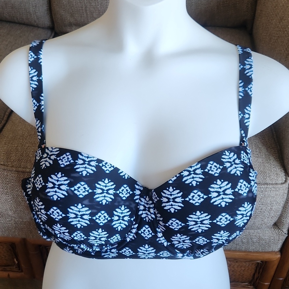 NWOT!!  Raisins curve underwire